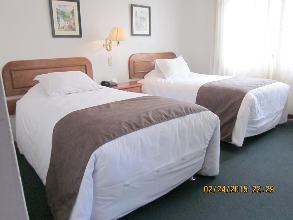 Emperador Plaza Hotel