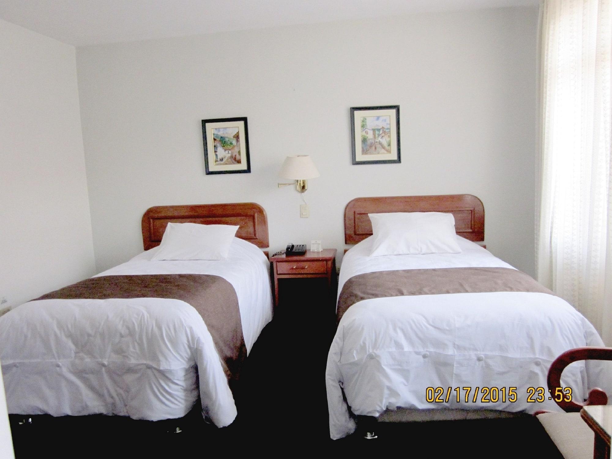 Emperador Plaza Hotel 3*
