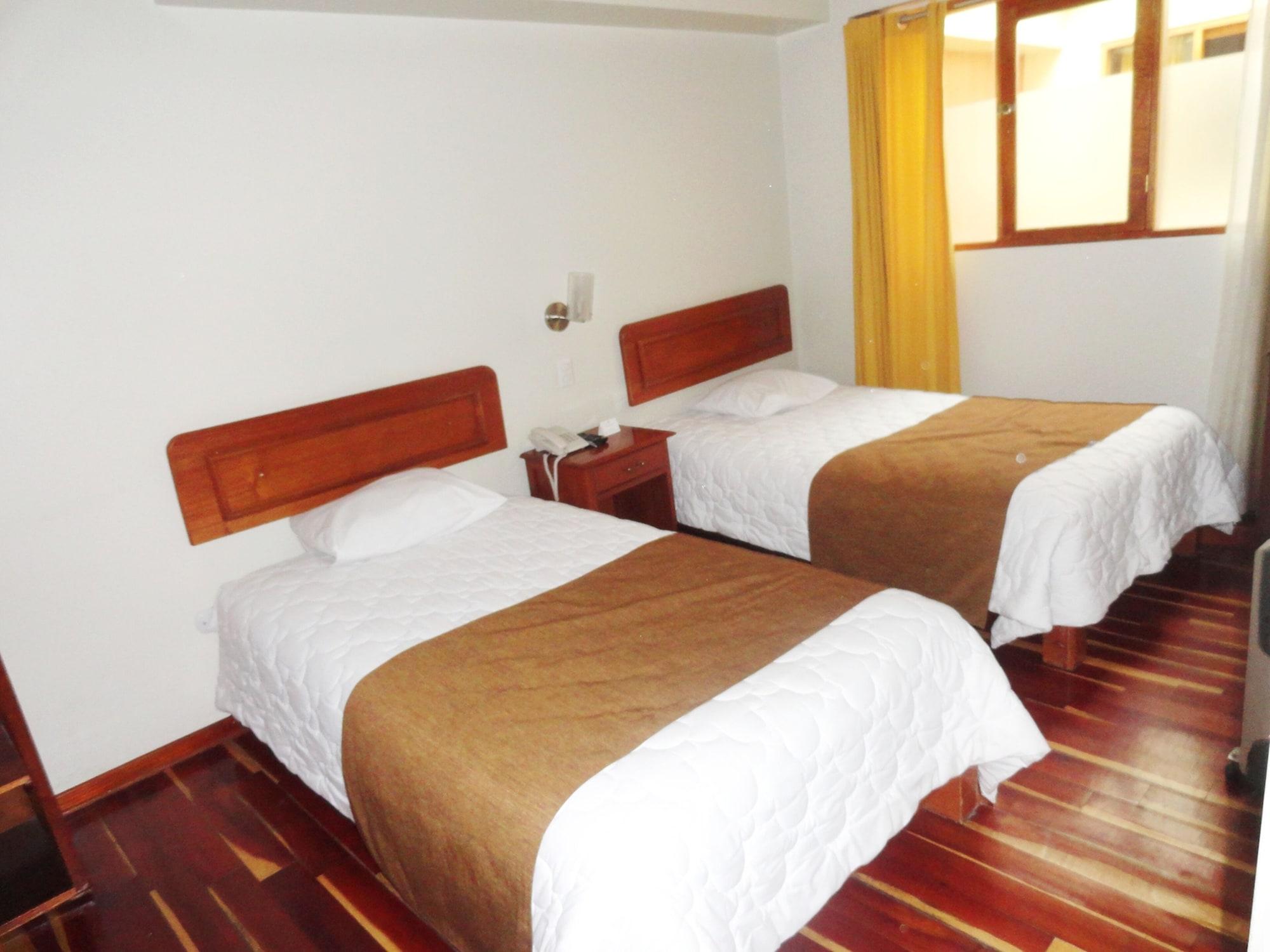 Emperador Plaza Hotel 3*