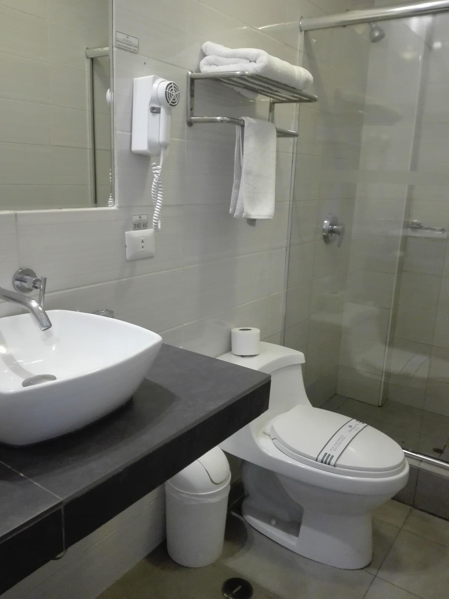 Emperador Plaza Hotel 3*